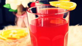 Рецепт Ягодного морса с медом и имбирем