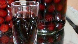 Рецепт Домашней вишневой наливки с косточками из вишни