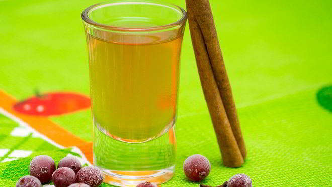 Рецепт Домашней пряной клюквенной настойки