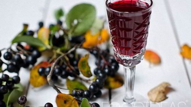 Рецепт Настойки на черноплодной рябине