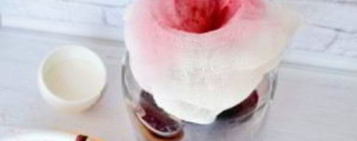 Шаг 2: вишневой настойки с корицей и гвоздикой