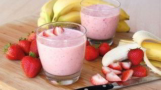 Рецепт Бананова-клубничного смузи с сиропом Гренадин