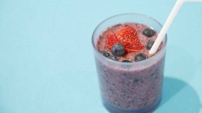 Рецепт Черничного смузи с бананом и кокосовым молоком