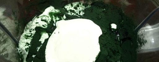 Шаг 5: фруктового смузи-боул со спирулиной