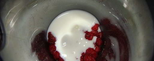 Шаг 3: малинового смузи-боул