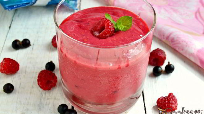 Рецепт Малинового смузи с мороженым