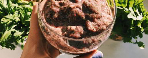 Шаг 4: смузей банан-финики-руккола