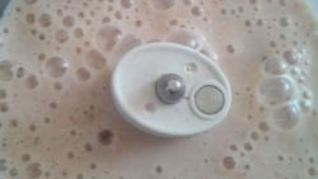 Рецепт Смузей из банана, киви, клубники и соевого молока