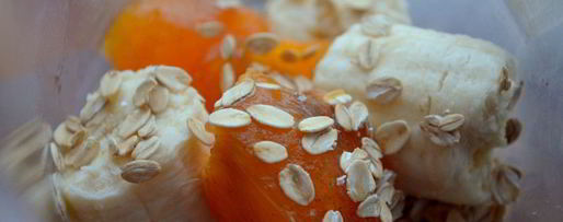 Шаг 2: смузей с бананом и хурмой