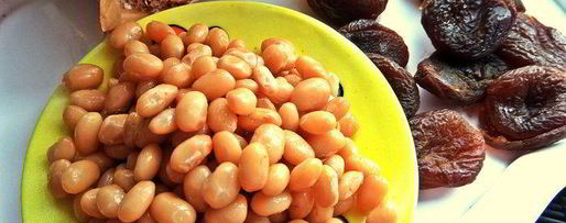 Шаг 5: смузей с курагой, фасолью и отрубями