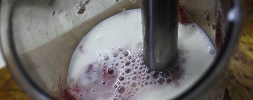 Шаг 2: смузей с малиной и бананом