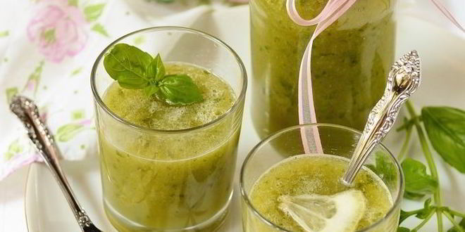 Рецепт смузей с яблоком и базиликом
