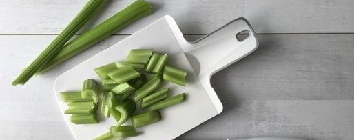 Шаг 1: томатного сока с зеленой гречкой, сельдереем и сметаной