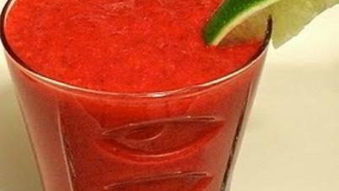 Рецепт Витаминного напитка из свеклы, клубники и батата