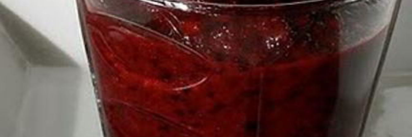Рецепт Витаминного напитка из свеклы, моркови и черники