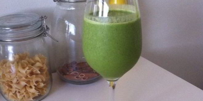 Рецепт зеленого коктейля с финиками