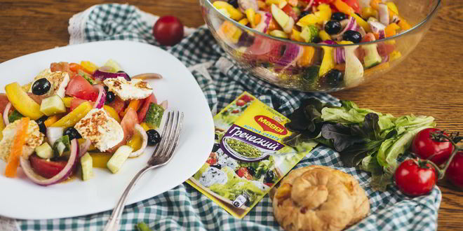 Рецепт греческого салата с жареным адыгейским сыром