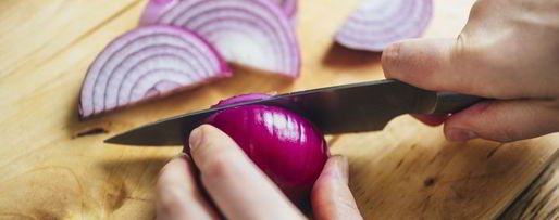 Шаг 2: греческого салата с жареным адыгейским сыром