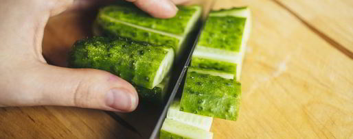 Шаг 3: греческого салата с жареным адыгейским сыром