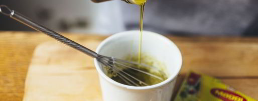 Шаг 7: греческого салата с жареным адыгейским сыром