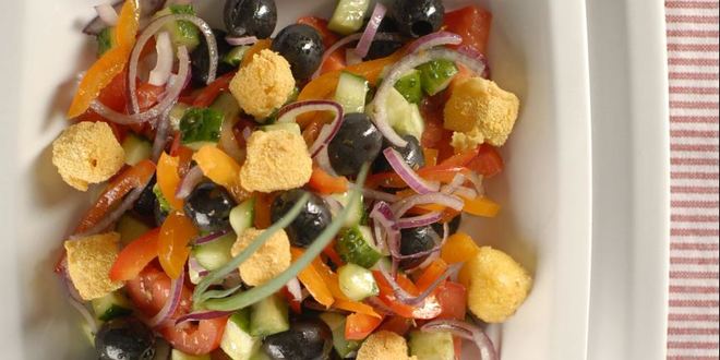 Рецепт греческого салата с жареным сыром