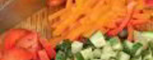 Шаг 3: греческого салата с жареным сыром