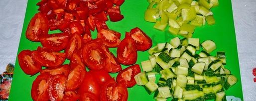 Шаг 4: классического греческого салата с сухариками и курицей