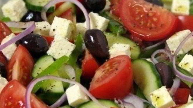 Рецепт Овощного салата по-гречески с оливковым маслом