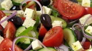 Рецепт Овощного салата по-гречески с оливковым маслом