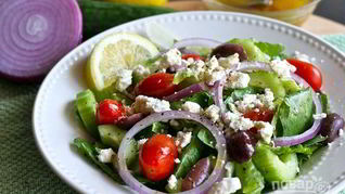 Рецепт Салата Греческого с лимонно-чесночной заправкой