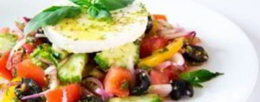 Шаг 6: салата греческого с сыром фета