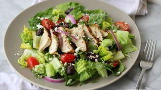 Рецепт Салата Греческого с жареной курицей