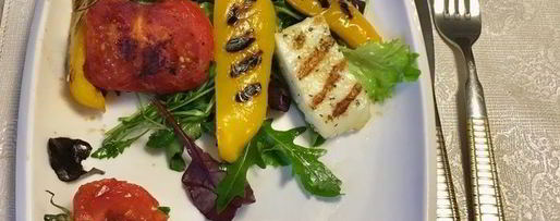 Шаг 8: салата-гриля с сыром халуми по-гречески