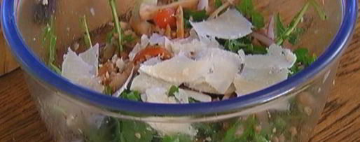 Шаг 11: салата из гречки с копченой курицей, помидорами и руколой