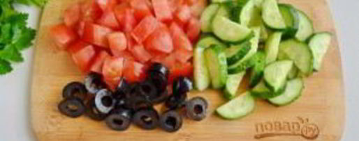 Шаг 1: салата с брынзой по-гречески