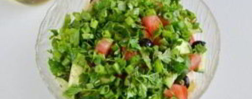 Шаг 3: салата с брынзой по-гречески