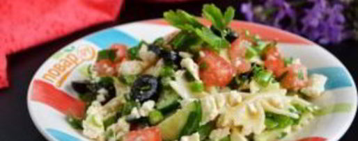 Шаг 5: салата с брынзой по-гречески