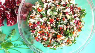 Рецепт Салата с проростками зеленых зерен гречихи и гранатом