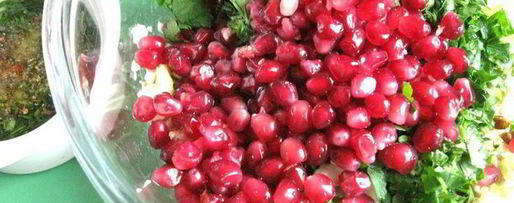 Шаг 11: салата с проростками зеленых зерен гречихи и гранатом