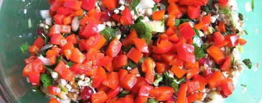 Шаг 13: салата с проростками зеленых зерен гречихи и гранатом