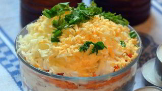 Рецепт Слоеного салата с горбушей и гречкой