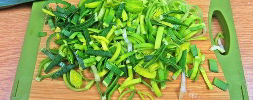 Шаг 1: теплого салата из гречки с колбасками и сыром