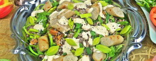 Шаг 13: теплого салата из гречки с колбасками и сыром