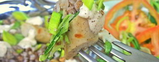 Шаг 15: теплого салата из гречки с колбасками и сыром