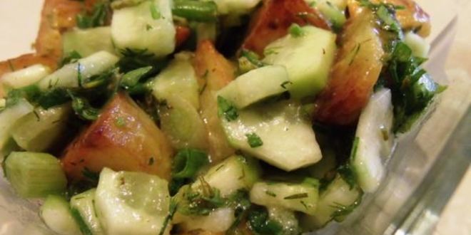 Рецепт горячего картофельного салата с острым соусом