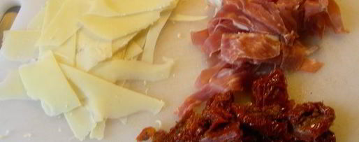 Шаг 2: итальянского салата с картофелем, пармской ветчиной, руколой и кедровыми орешками