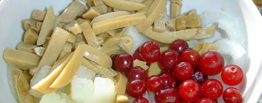 Шаг 3: картофельного салата с грибами и клюквой