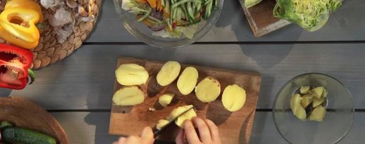 Шаг 2: картофельного салата с луково-чесночной заправкой