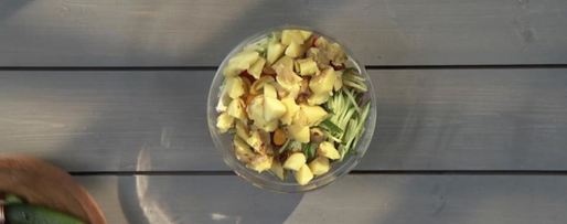 Шаг 3: картофельного салата с луково-чесночной заправкой