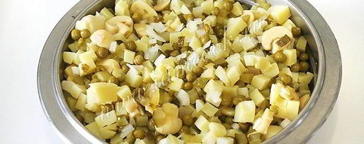 Шаг 6: картофельного салата с маринованными грибами